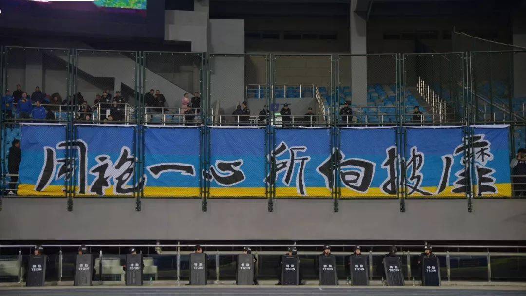 马龙回归首秀大放异彩，塔图姆主场球迷高呼名字-九游官网  第2张
